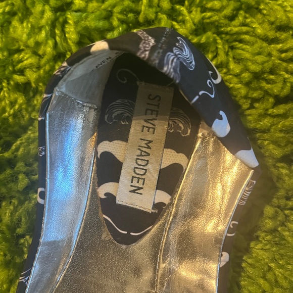 Steve Madden heaven mustache flats shoes size 6M - Picture 4 of 10